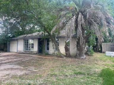 Main picture of 15163 Woodforest Blvd