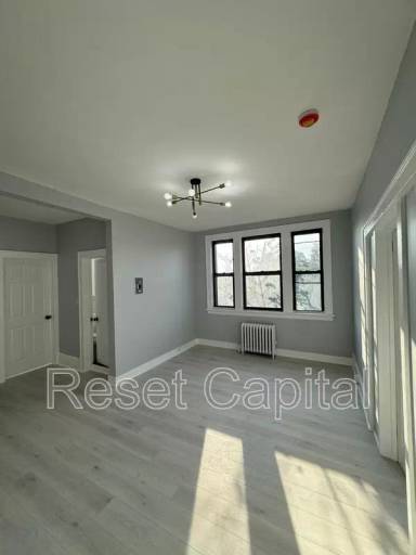 Main picture of 15 Palisade Ave