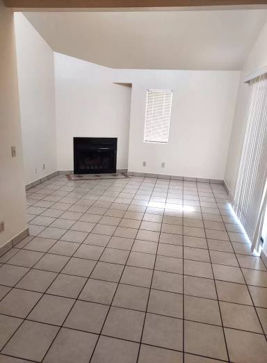 Main picture of 4601 E 2nd St