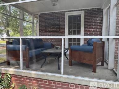 Main picture of 5206 Lee Ave