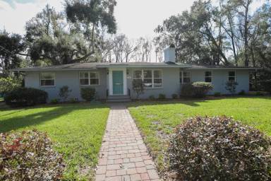 Main picture of 2240 Jose Cir S