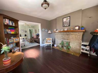 Main picture of 412 E Moler St