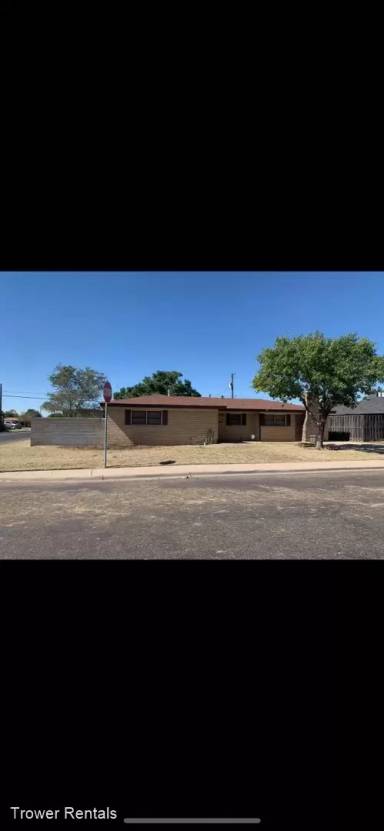 Main picture of 1701 Royalty Ave