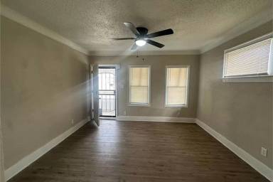 Main picture of 2193 Alter Rd