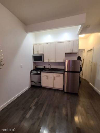 Main picture of 2690 Morris Ave