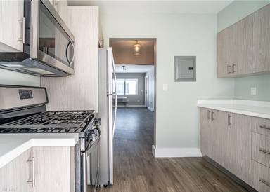 Main picture of 7620 Carlyle Ave