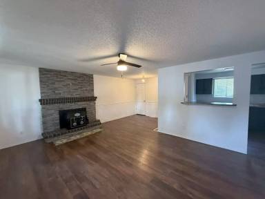Main picture of 1524 N Vista Rd