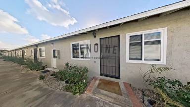 Main picture of 15121 Van Buren St