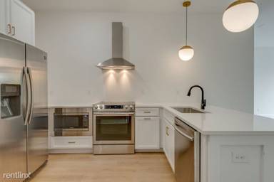 Main picture of 404 Douglas Ave
