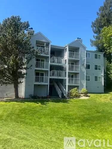 Main picture of Renton Ridge Condominium