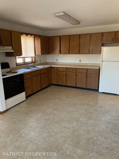 Main picture of 1045 Oak St