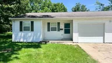 Main picture of 901 W Myrtle St