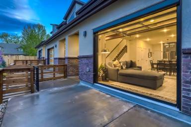 Main picture of 6362 Nelson Way