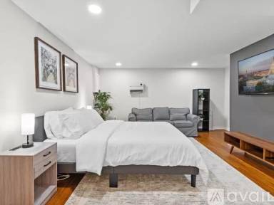Main picture of 3106 S Fox St