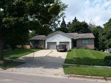 Main picture of 3613 Newcastle Dr SE