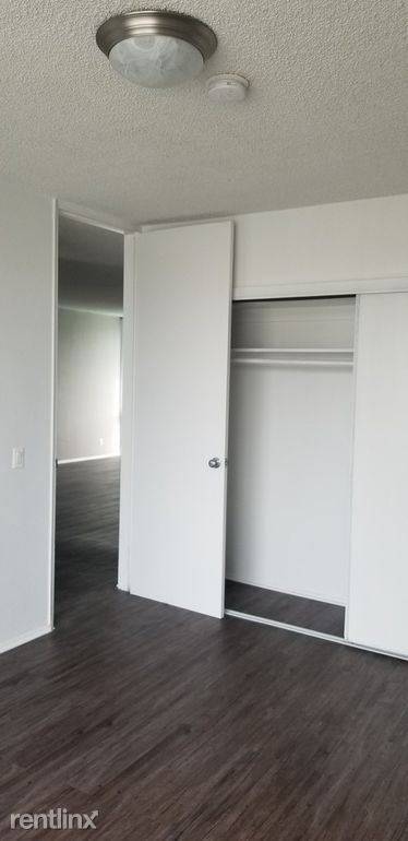 Main picture of 12254 Burbank Blvd