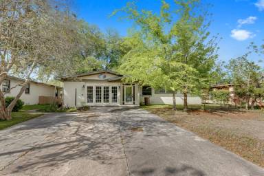 Main picture of 6437 Anvers Blvd S