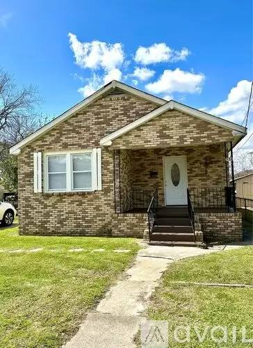 Main picture of 532 Oak St