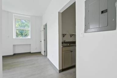 Main picture of 1115 6th Ave