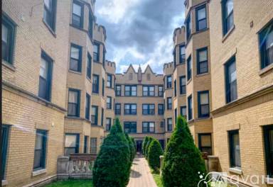 Main picture of 6612 S Kenwood Ave