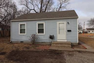 Main picture of 1626 Bradley Ave