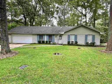 Main picture of 104 Pine Rd