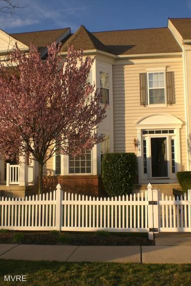 Main picture of 116 Pipers Inn Dr