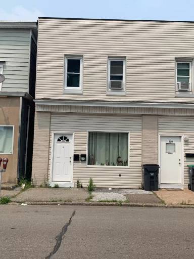 Main picture of 113 W Blaine St