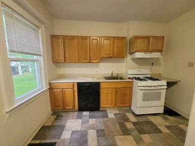 Main picture of 744 Allen St