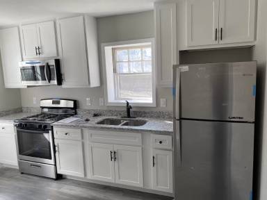 Main picture of 6860 Julian Ave