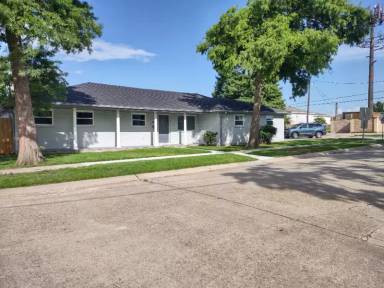 Main picture of 4601 Lorino St