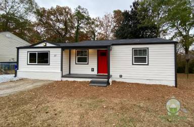 Main picture of 37 Prancer Ave