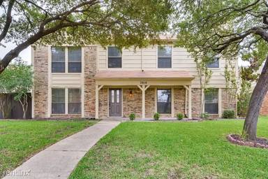 Main picture of 2818 Naples Dr