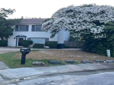 Main picture of 206 N Palm Ave