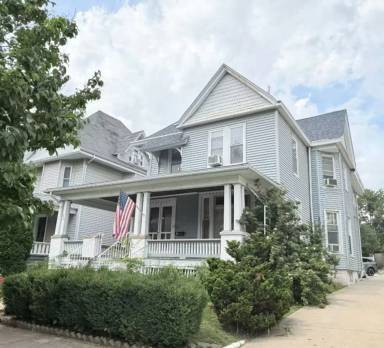 Main picture of 316 E Locust St