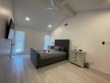 Main picture of 8110 Babe Ruth St