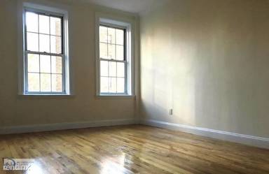 Main picture of 117 W 13th St