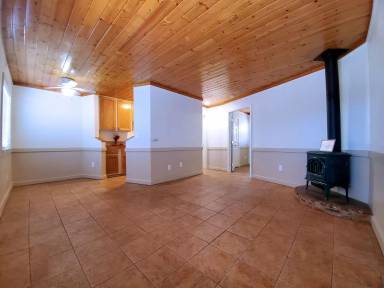 Main picture of 200 W Chase Ave