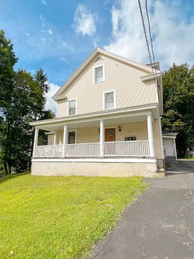 Main picture of 12 Calvert St