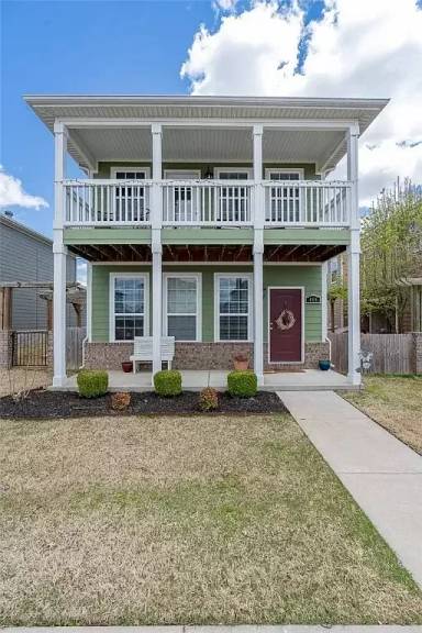 Main picture of 606 N Tennyson Ln
