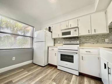 Main picture of 6062 Willowpointe Cir