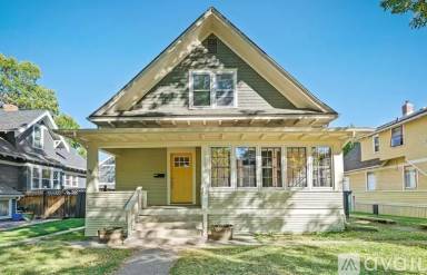 Main picture of 511 W Babcock St