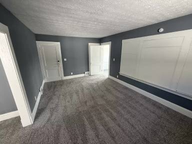 Main picture of 15005 Lucknow Ave