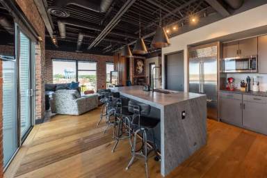 Main picture of 20West