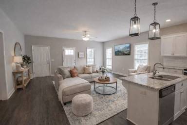 Main picture of 18 Grove Cir