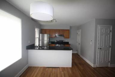 Main picture of 950 Highland St