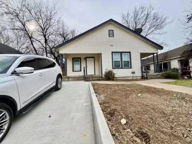 Main picture of 1004 E Powell Ave