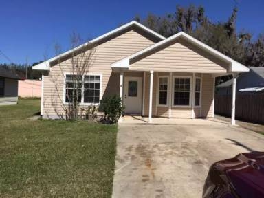 Main picture of 218 W Vivian Dr
