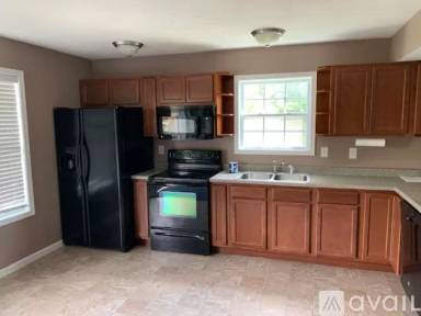 Main picture of 1250 W Adams Hill Cir