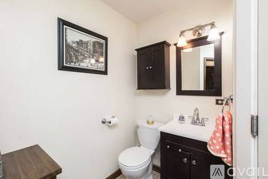 Main picture of 2121 N Winchester Ave